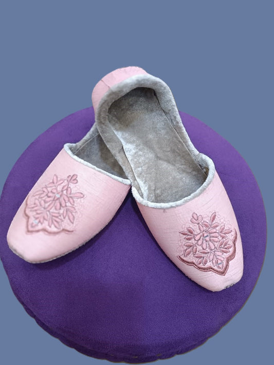 Matching flat khussa